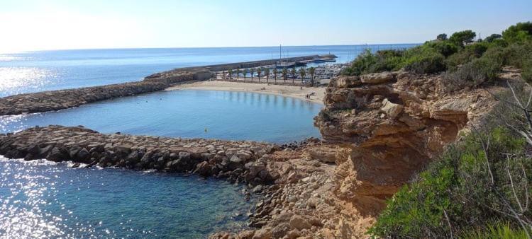 Villa Voor 8 Personen Met Zwembad Calafat Luaran gambar