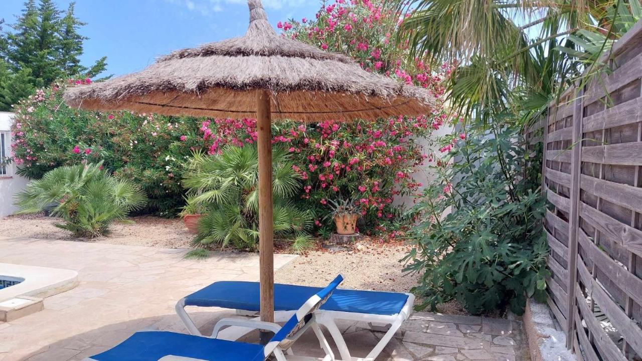 Villa Voor 8 Personen Met Zwembad Calafat Luaran gambar
