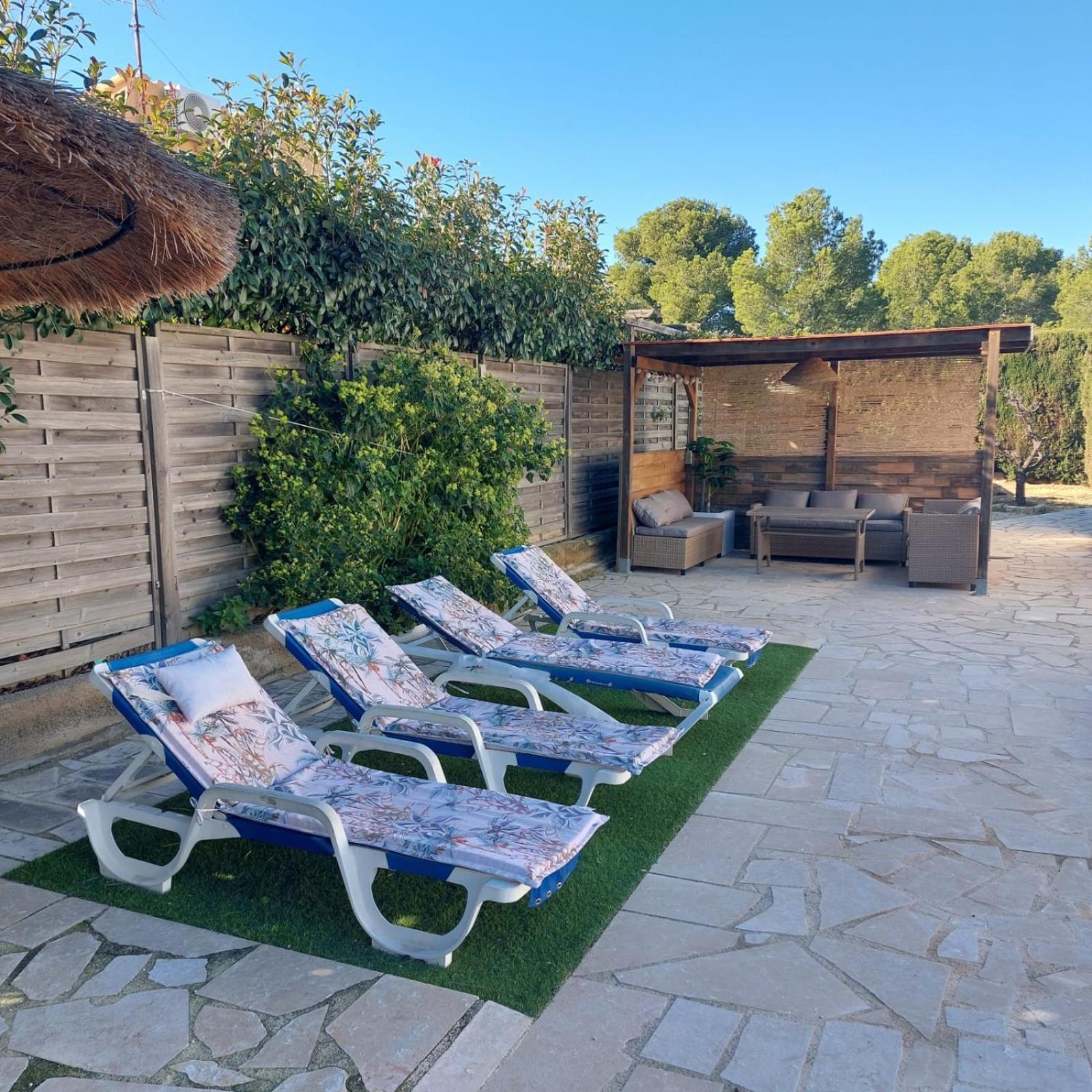 Villa Voor 8 Personen Met Zwembad Calafat Luaran gambar