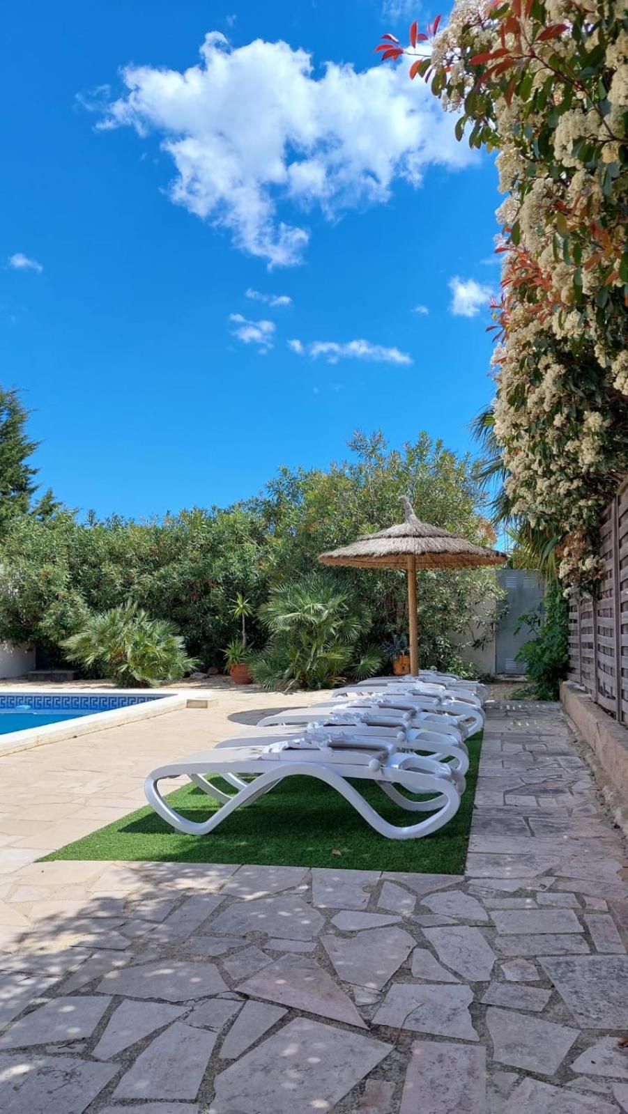 Villa Voor 8 Personen Met Zwembad Calafat Luaran gambar