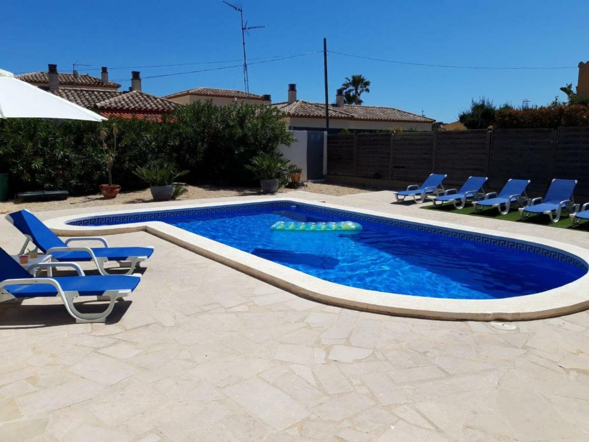 Villa Voor 8 Personen Met Zwembad Calafat Luaran gambar